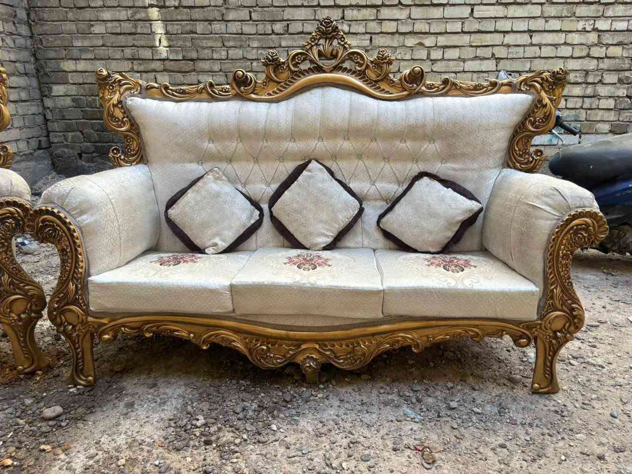 تخم كامل ٥ قطعع + طبله حجم كبير + طبله صغير عدد ٢ 
نضافة  100% الراغب بلشراء الاستفسار ***********
