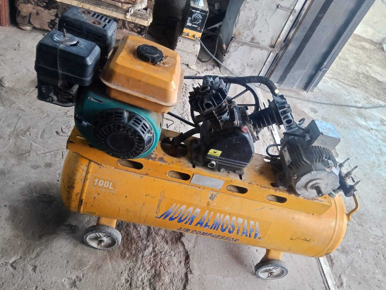 سلام عليكم شباب من رخصة صاحب الكروب مكص خشب كهربائي 75 وبي مجال وكمبريسر مال صبغ 250 وبي مجال 
مكاني طويريج الفياده ***********
