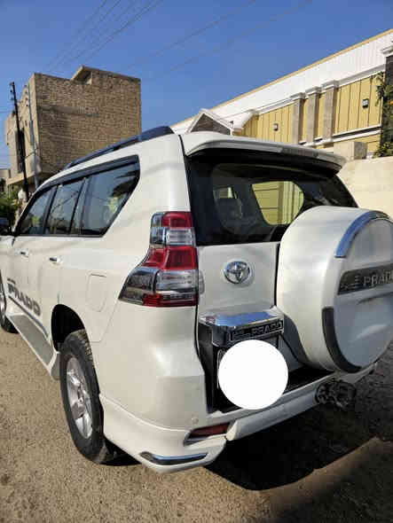 السلام عليكم
برادوا موديل 2015. T.XL
6 سلندر رقم بغداد باسمي
ماشية 138 
تخم تاير ياباني
تشغيل عند بعد 
بصمتين
بيها صبغ بالدعامية الخلفية والباقي مكفولة 
 وبيهة كل المواصفات المعروفة T.XL 
السعر 320 
تواصل على الرقم
***********
