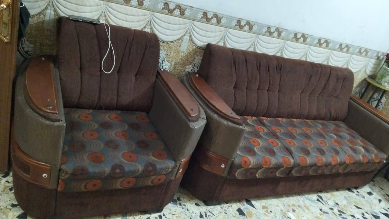 للبيع ٥ بيبان ٢٥٠ بابين ملحق ١٥٠ تخم ١٧٥
 المكان كفاءات العبيدي
 ***********
