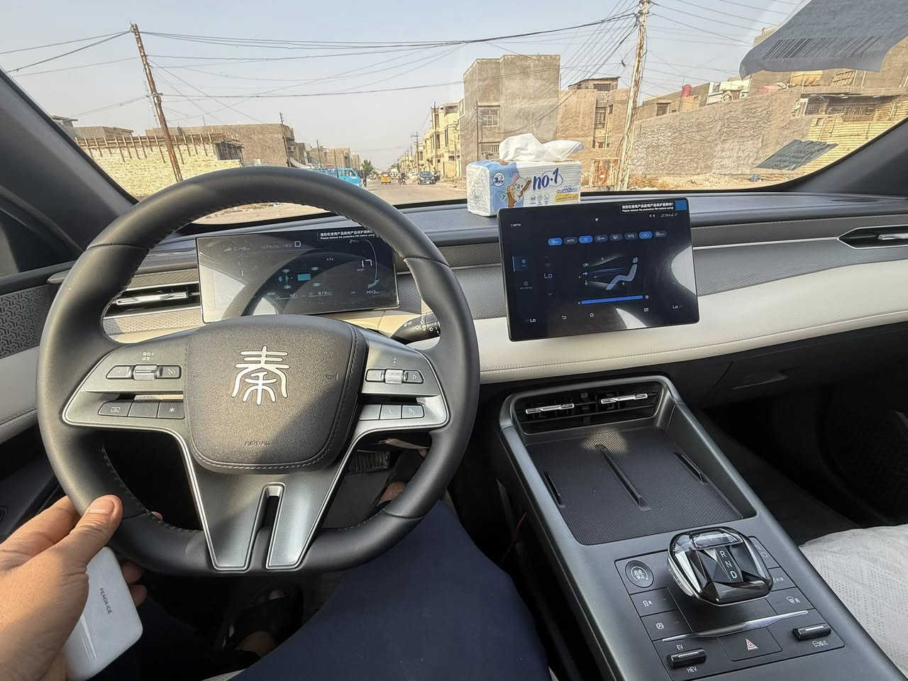 السلام عليكم  بي واي دي كن بلاس
موديل ٢٠٢٥ ابيض وداخل ابيض ماشيه ٧ الاف 
مواصفات معروفه ويل اسود 
مبدل دهن ام زويل الأصلي 
كاعيات 
فرشه دشبول 
السعر ١٨٧٥٠  واسعارهن معروفه وارخص من السوك 
عنوانها المحموديه***********
