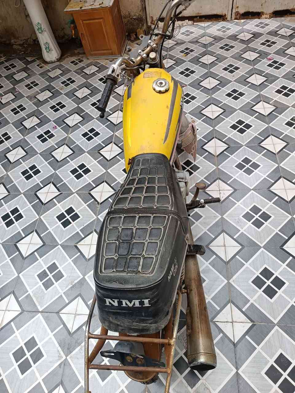 نامة (أوراق) 
الناصرية المركز 
السعر 400
***********
