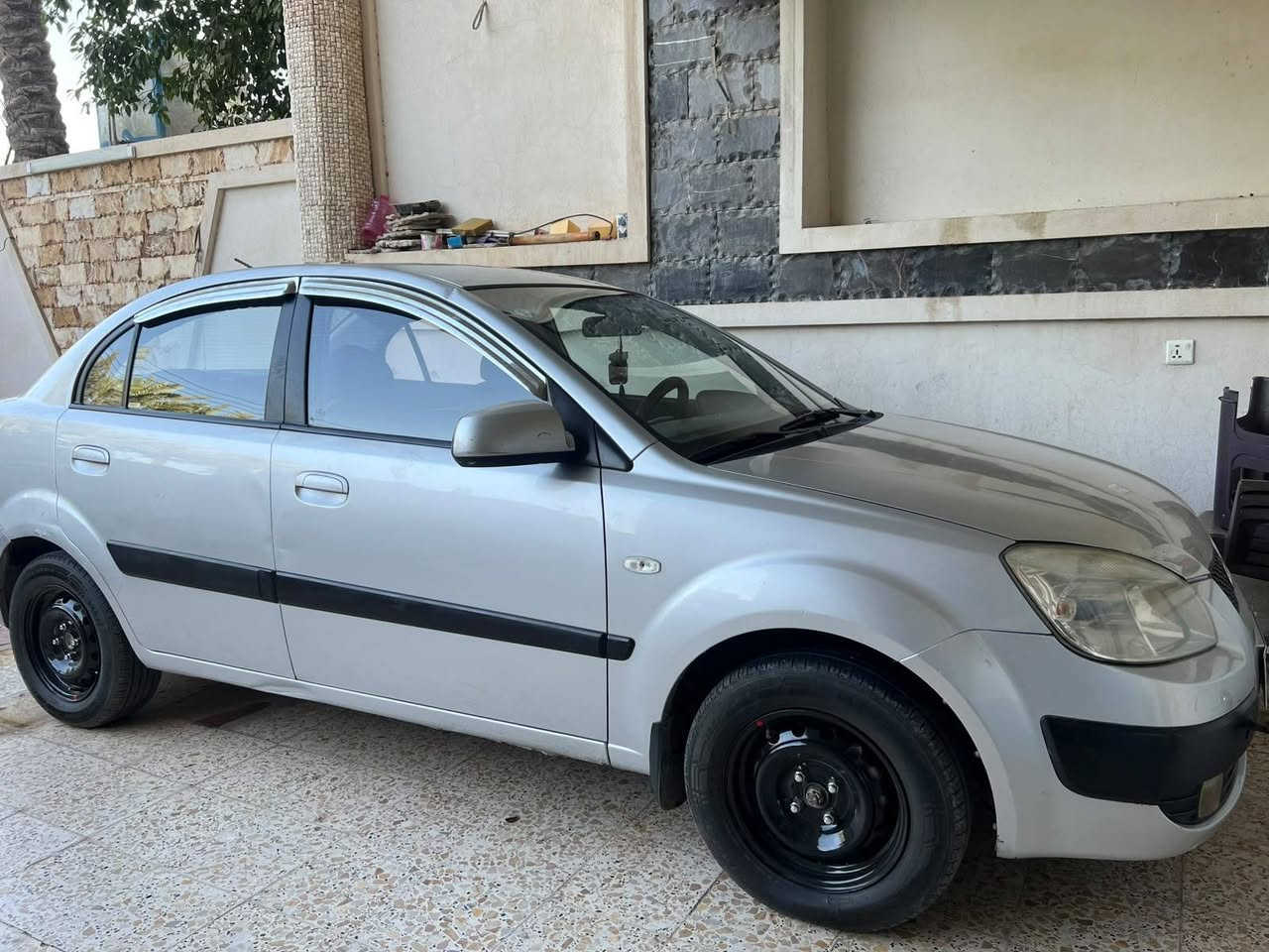 كيا برايد خليجي 2007  مصبوغه حزام محرك 1600 رقم بغداد بيها تبديل باب السايق فقط ضربتها بجنطه خفيفه سعرها 75 بيها مجال مكانها بغداد ابو غريب  فقط اتصال ***********
