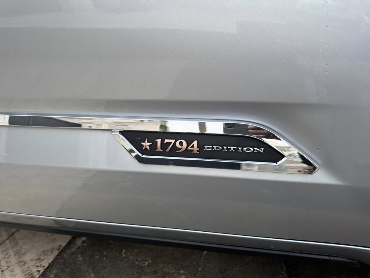 تندرا 2024 هايبرد
بدون  رقم  تتسجل مباشرة باسم المشتري

باسمي  اني مستوردهه

فول مواصفات (اديشن 1794)

بدون ايرباك

داخل مشمشي

بيهه بنيد مبدل مصبوغ 

وقبغ جنطة مبدل اصلي نفس اللون بدون صبغ

السعر  450 ورقة

بيع فقط بدون مراوس

للتواصل وتساب ***********
