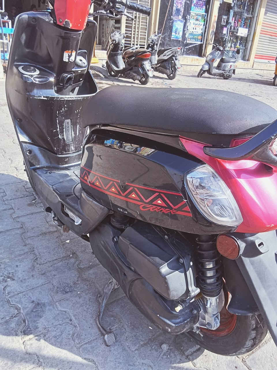 سلام عليكم دراجه للبيع موديل 16مكان البلديات مامتواجد على خاص سعر 850رقم الهاتف ***********
