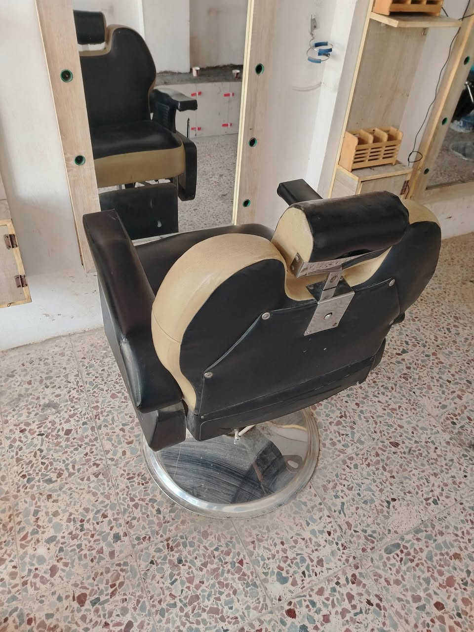 كراسي حلاقه للبيع شغالات ونظيفات جكات شغاله


**إذا كنت صاحب هذا الإعلان وتريد حذفه لأي سبب، رجاءا أرسل رسالة إلى الدعم الفني**