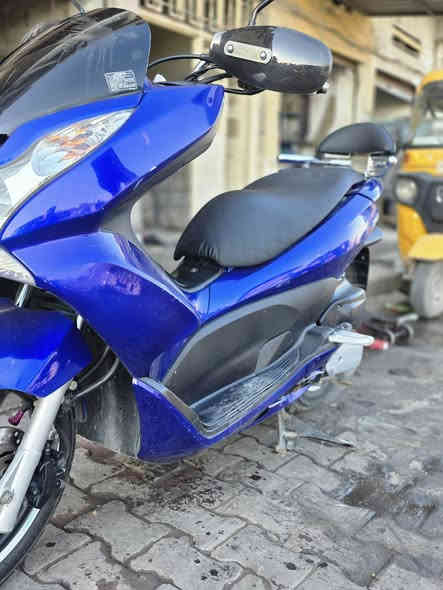 سلام عليكم دراجه بي سي اكس ياباني ما بيهه اي نقص ستان كهرباىي حساس ازدحام السعر 12 وبيهه مجال شي قليل للتواصل ***********
