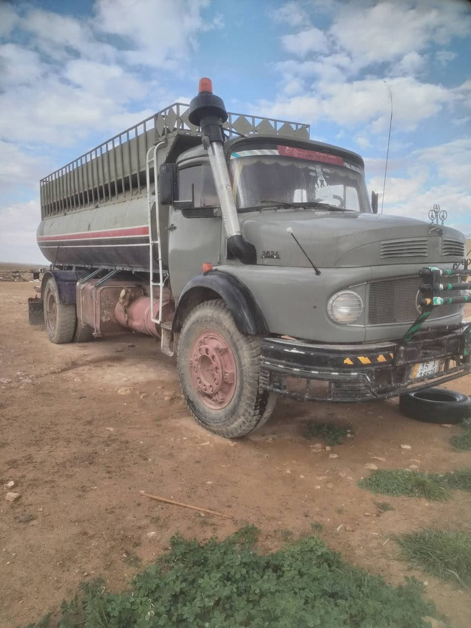 سلام عليكم غجمه للبيع موديل 56 كسن 17 محرك 46 قماره 78 سمكره جديد ودوشمه رغمه نبار تحويل مباشر سعره 30 مليون وشاري يتصل ***********
