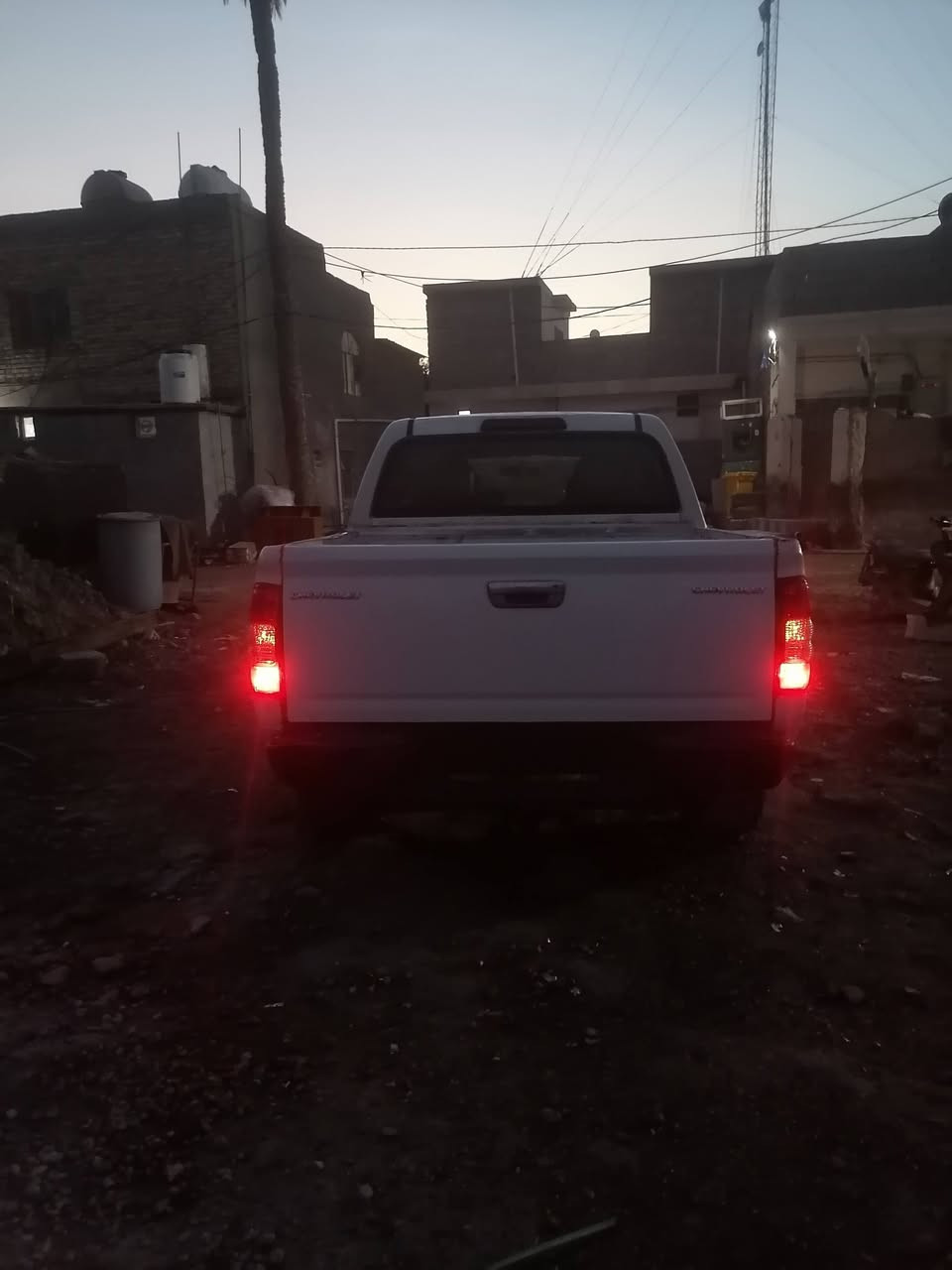 شوفر ليت لوف 205 مكينه وكير تدفئه تبريد كله شغاله اوتماتيك مكانه ديالى بعقوبه  السعر 37 وبيها مجال ***********
