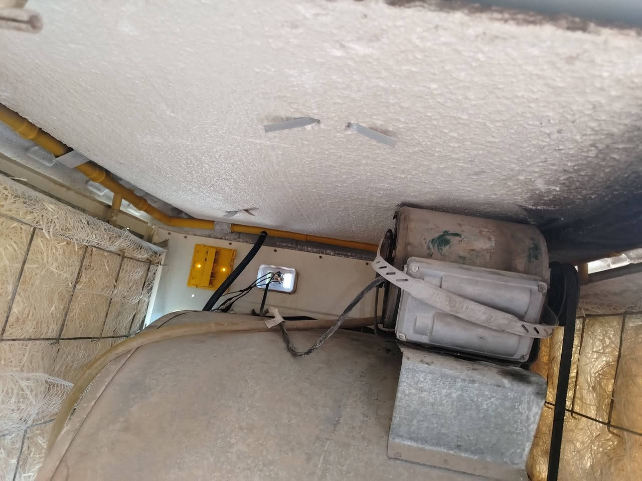 مكلف بالنشر مبرده ٤ونص شرط هواء ثلج وضع شركة سرعتين كلشي شغال بس تخلي ماء بيها خلاص مابيها خيسان او زنجار اهل المولات والمحلات حيل تفيدكم

ماطور سرعتين
واتر بم حجم كبير
عازل حراري
حلفه او سعف جديد ما مستخدم
السعر ٢٠٠

***********
