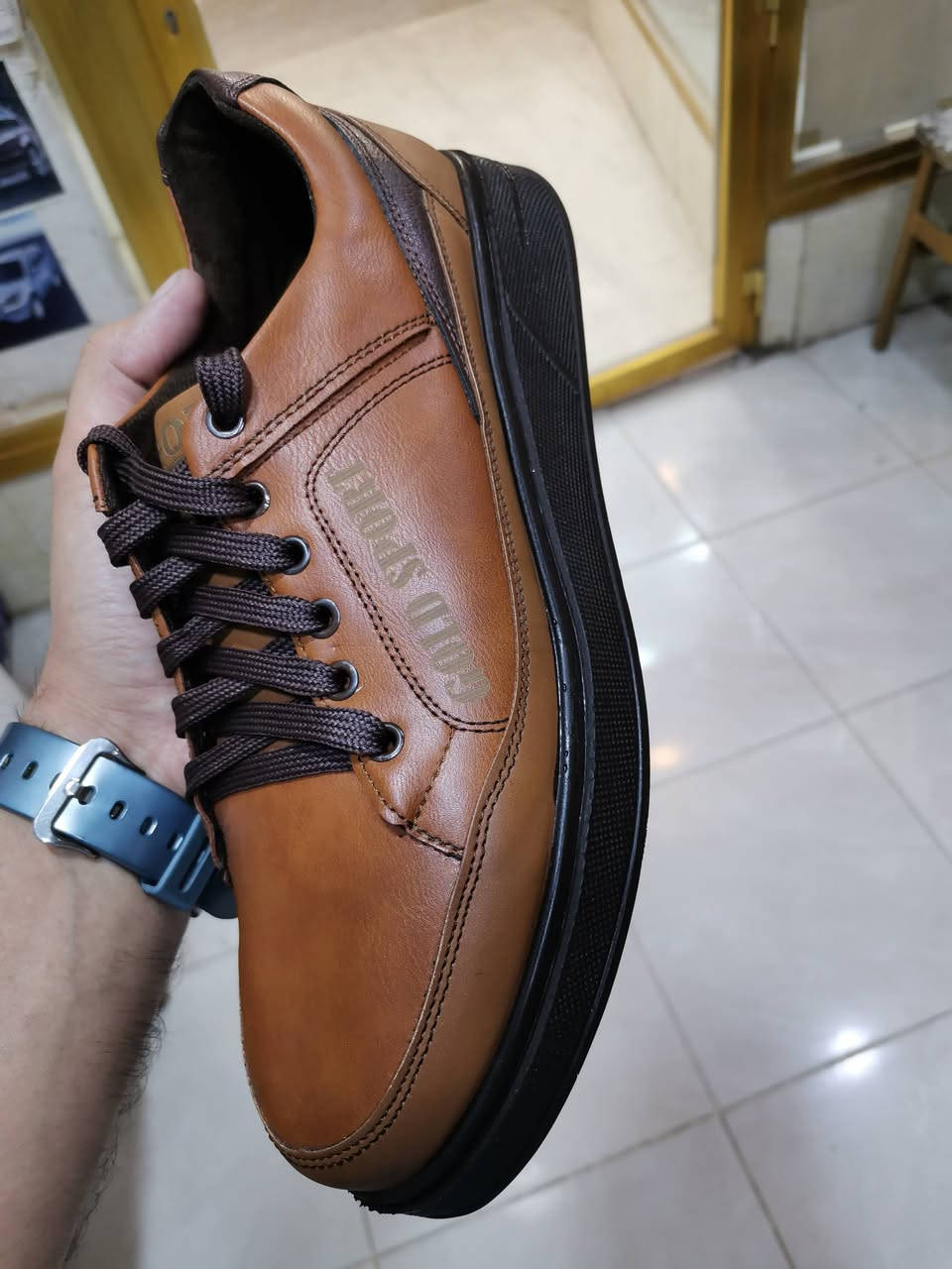 احذيه الشباب بصره عشار حنا الشيخ سعر حذاء 15 الف يتوفر توصيل ***********
