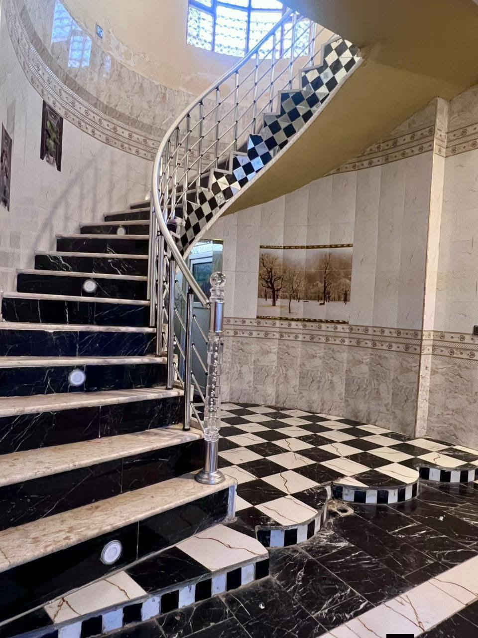 نص دونم بمساحة ١٢٥٠ متر الواجهة ٢٥ متر سند ٢٥مستقل الموقع (كربلاء المقدسة) بل لتحديد قرب القنطرة البيضاءاوقرب مشتل العتبة العباسية الموقع على التبليط يبعد مسافة عن مرقد الامام الحسين عليه السلام ٥كيلوا تحت البناء ٢٣٠ متر يتكون من اربع غرف وتفاصيل اكثر البناء درجة اولى))للستفسار بآدارة الوسيط العقاري الاستاذعلي خلف الشمري (*********** )(***********)للعازم على الشراء من المحافظات العراقية نحن في خدمتكم
