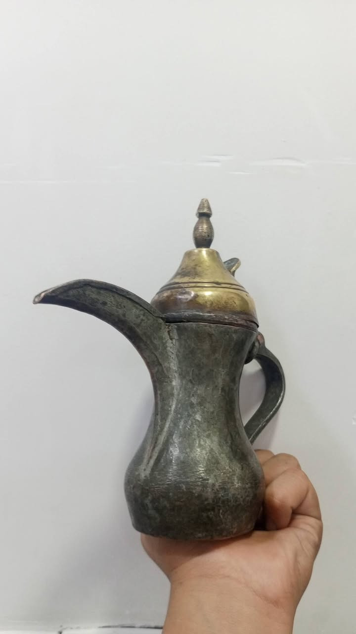 دله بغدادي تحفه 🌹🌹 للبيع قياس 21 نظيفه ***********
