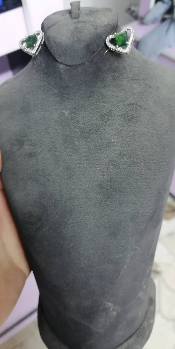 السلام عليكم
اخر قطع مال اكسسوارات
ملكانات مشكل
مال قلايد واسوارت ومحابس 
فقط ينرادلهم غسل وسخات


**إذا كنت صاحب هذا الإعلان وتريد حذفه لأي سبب، رجاءا أرسل رسالة إلى الدعم الفني**