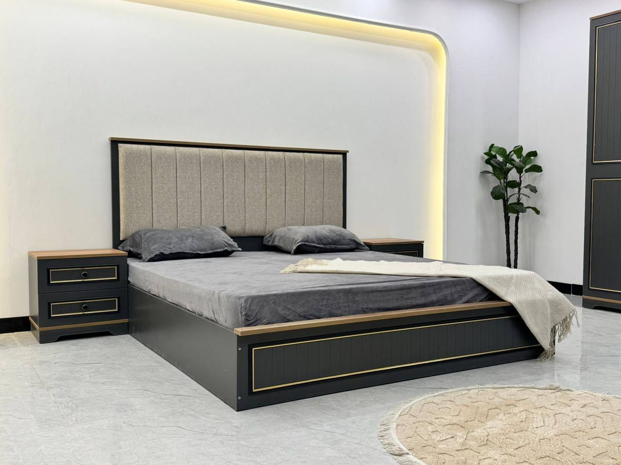 بعض القطع الفنية لاتحتاج الى وصف .😍.
فجمالها ودقة ابداعها يغني عن كل الكلام...,😍غرف 
 تركي  اصلي المنشأ بتصميم راقي يحقق كل ما تتمناه🥰
🌷كل هذا تجدوه لدينا🌷

#اثاث_عصري #اثاث_كلاسك #موديلات #فخمه 

✨ مــــجمع  السند يقدم لكم غرف نوم  

        

كل ما هوا جديد ومميز تجدونه  مجمع السند😍

العنوان تكريت شارع الزهور مقابل احمد العبيدي........

          لسنا الوحيدين لكننا الافضل 😍
الاستفسار اكثر يرجى مراسله الصفحه او الاتصال بالأرقام التاليه 
***********

***********
