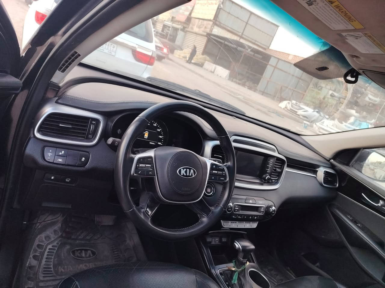 السلام عليكم بيع مستعجل 152 $$
 سورنتو موديل 2020  وارد أمريكي ضرر جاملغ خلفي وباب
فول مواصفات بصمه تشغيل بصمه أبواب بانوراما  سايد بريك بصمه ٧ راكب محرك 6 سلندر سياره جاهزه
ماشيه 58 م رقم بغداد تحويل مباشر
العنوان بابل *********** ***********
