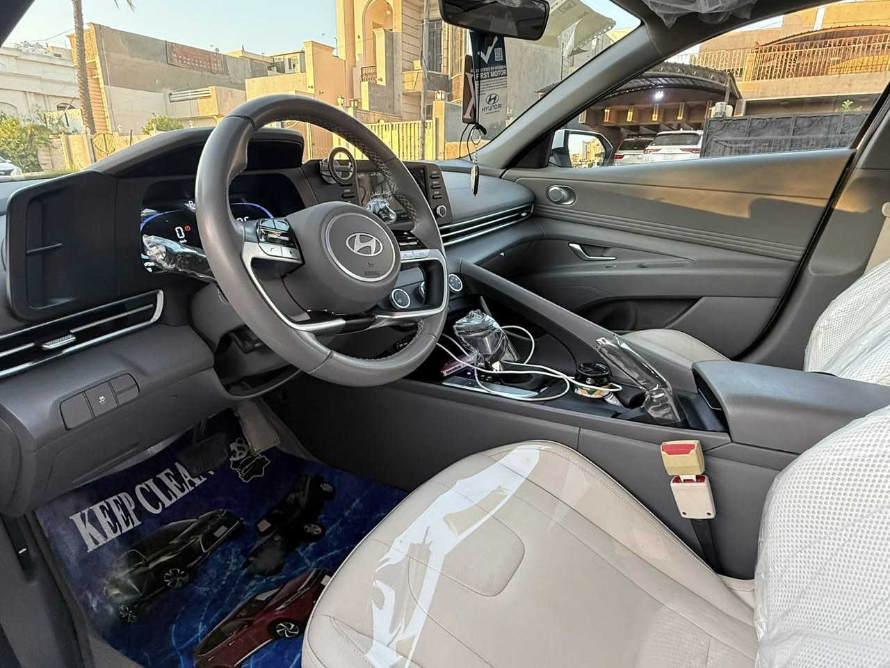 السلام عليكم 
اللنترا موديل ٢٠٢٤ 
ماشيه ٣٣ ك 
خليجيه 
رقم اربيل تحويل فقط 
فول مواصفات 
بصمه بصمة ابواب حساس اطارات شاشه دجتل منفصل مانع انزلاق قطعتين تبريد  فتحه مري شفط  وباقي الموصفات المعروفه 
بيها ملاحضه بسيطه طخه بلايت الامامي فقط والدعاميه بسيطه جداً  
السعر ١٨٨ وبيها مجال بسيط
للاتصال 
*********** 
واتساب موجود
