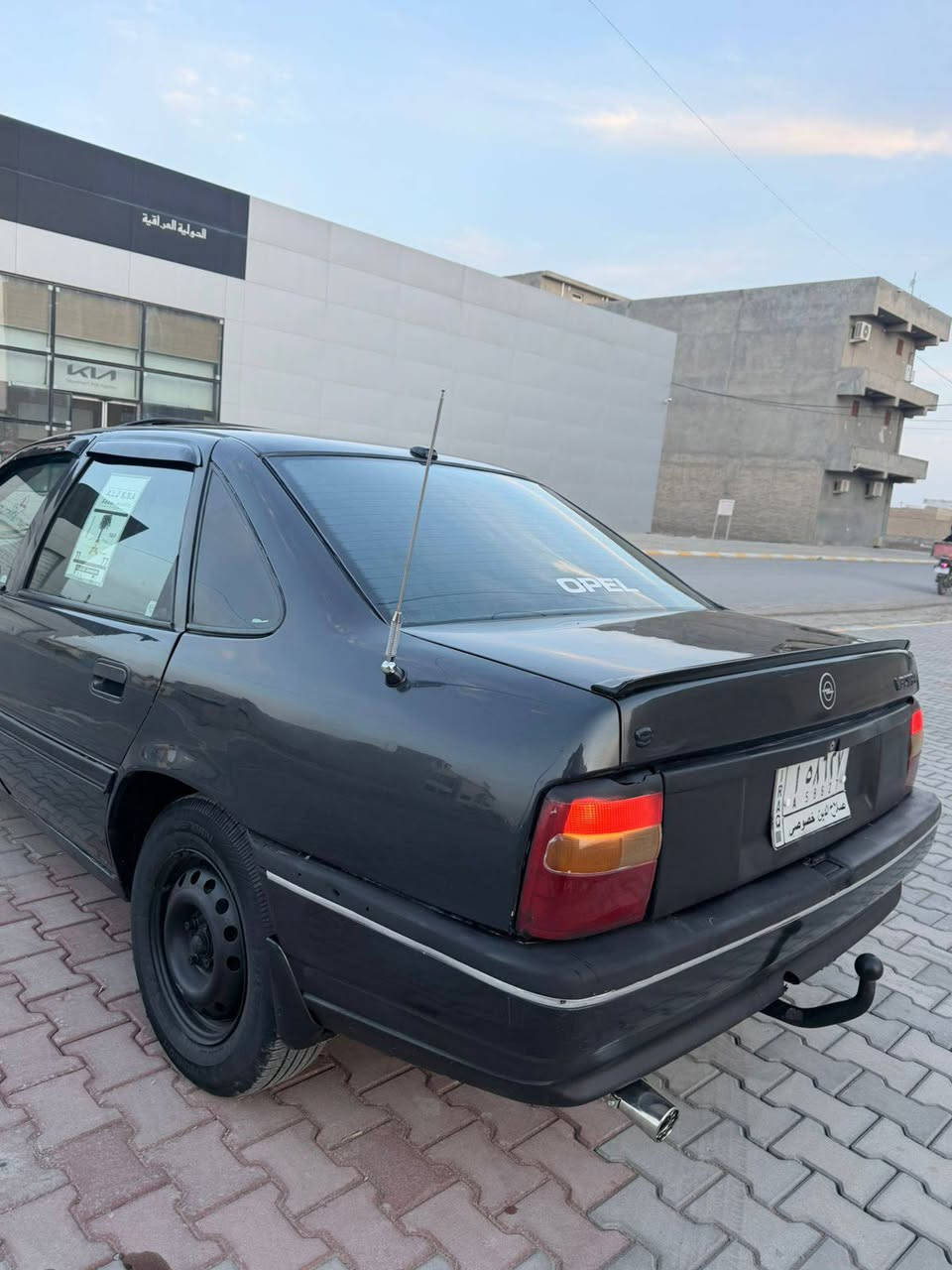 السلام عليكم للبيع وابل فكتراا موديل 1992 محرك 1600 شرط قايش عريض كير عادي شرط تخم تاير جديد صدر امامي خلفي جديد سلايت رقم صلاح الدين مشروع وطني السيارة بلاديه بدون حادث شرط صبغ جماليه غرفتها جديده لوك سيارة احله من الصور السعر 38 $  المكان صلاح الدين تكريت
 ***********
