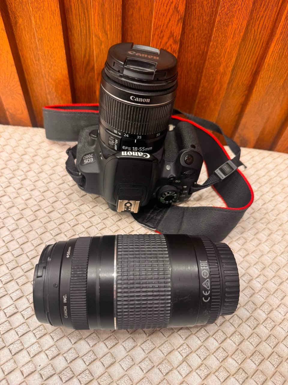 Canon EOS 700D للبيع
نظيفة جدًا، استخدام شخصي، مع عدسة 18-55 الأصلية، الكاميرا شغالة 100% وما بيها أي عطل.
السعر: خاص
للاستفسار خاص أو  واتساب.***********

