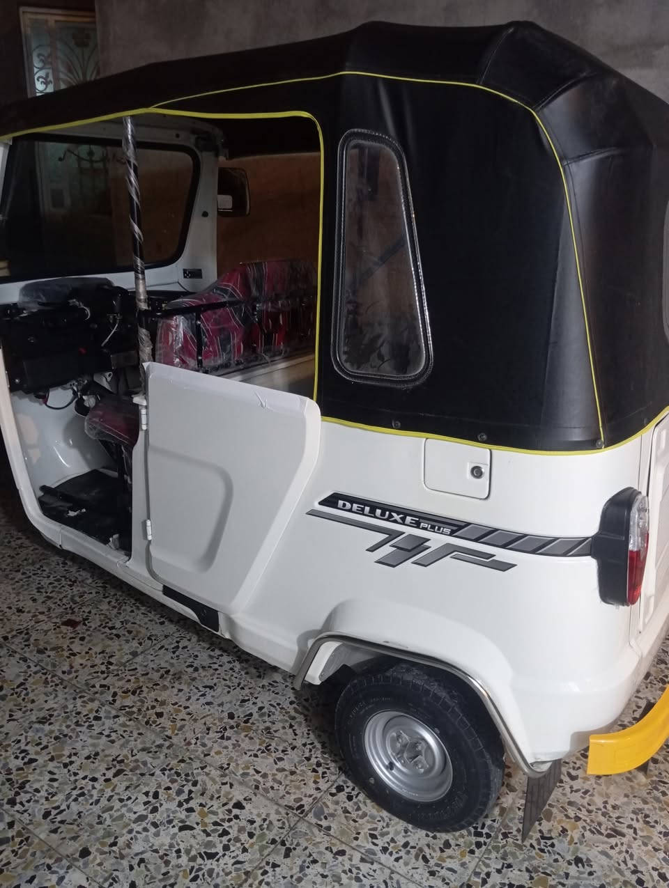 سلام عليكم تكتك لبيع تكتك زيرو ما ماشيه طالعه بل 25 سعر 10 وبيه مجال مكان بصره قبله حي لمهندسين شراي يتصل ***********
