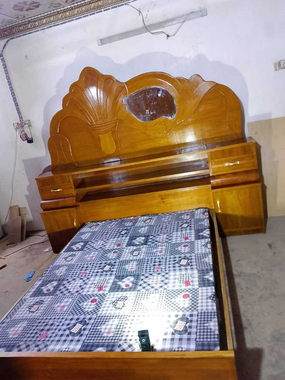 غرفه صاج او حطاطه نضافه 100% لا نقص ولا ضرر السعر 550 بيه نقل بغداد وديالئ فقط ***********
