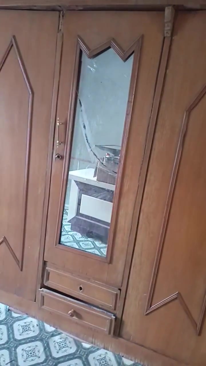 اسعد الله اوقاتكم بكل خير وبركه 
بنات عندي هل كنتور او مكتبه بس ممبينه بالتصوير هل كد لان هوسه شوي عندي تعزيله 
او ميز بلازمه للي يريدهن يتفضل يكلي حتى احظرهن


**إذا كنت صاحب هذا الإعلان وتريد حذفه لأي سبب، رجاءا أرسل رسالة إلى الدعم الفني**