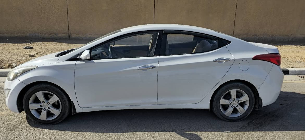 هونداي النترا 
٢٠١٤
خليجي 
فول عدا الفتحة والبصمة
حادث جاملغ امامي اليمنه وقبق جنطة مبدل نفس اللون اصلي بدون اي ضرر داخلي 
محرك ١٨٠٠ دوش
رقم سليمانية الماني
بيع او مراوس باحدث
رقم الهاتف *********** كربلاء, العراق
