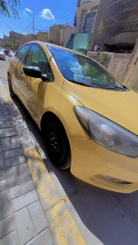 السلام عليكم سياره كيا فورتي موديل2014 وارد امريكي حادث جاملغ خلفي موضح ب الصوره  بدون دواخل سياره جاهزه حلوه منظومه غاز كامله تدفئه ب الكشنات نظام ايكو ومانع انزلاق محرك كير صدر تبريد تخم تاير دوشمه جديده سياره جاهزه رقم بغداد تحويل مباشر مواصفات نص فول محرك 1800 دوش العنوان بغداد حي أور سعر 105$ بيه مجال بصيط النتصال ***********
