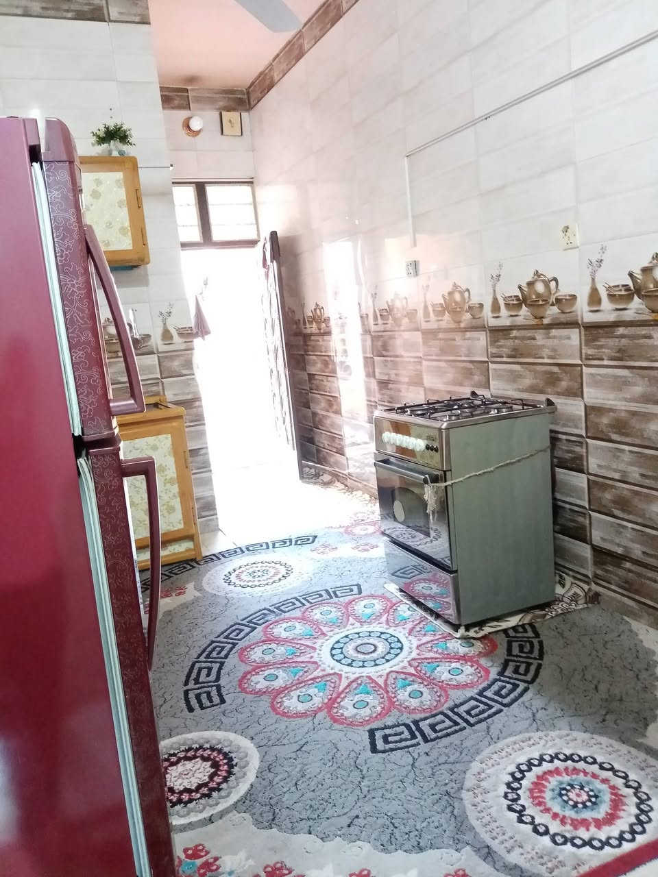 السلام عليكم بيت ١٠٠ متر زراعي للبيع حي ميسان نهايه شارع سكله الكرعاوي بناء طابوق يحتوي ع غرفه وصاله واستقبال ومطبخ وصحيات داخليه وخارجيه السعر ٣٨ وبي مجال ***********
