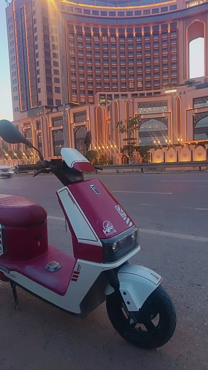 سلام عليكم شباب دراجه شحن 6باتري لدراجه حلوه موديل 2025 مكفوله لتاير الخلفي جديد لدراجه ضخمه سرعه65 لون ماروني و بيض لدراجه سعر800الف مكان بغداد تقاطع درويش كفاءات السيديه شارع كنانه رقم***********وتساب
