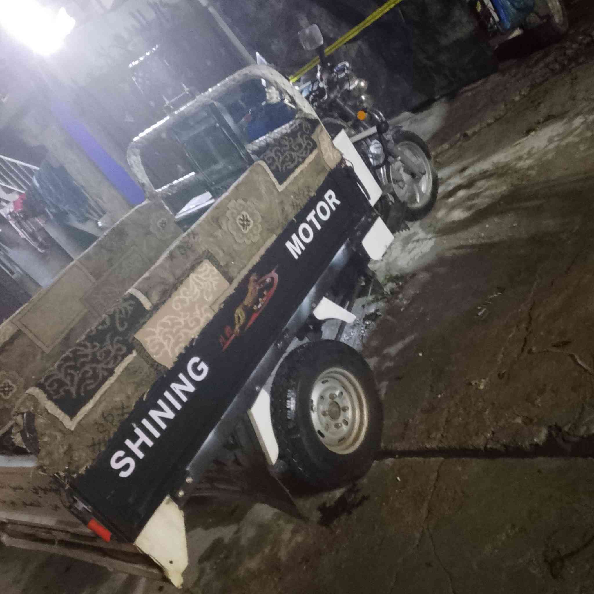 ستوته موديل 22 محرك 24 بيدي شديته محرك
زوج تايرات مال كيه حمل كبل اسبوع شديته 
كير بل شرط 
محرك بل شرط 
بطاريه جديد بس يريد كتف 
ستوته نضيف خير من الله مكاني حي الوحده شراي يخابر 
سعر 1400 بي مجال 
*********** واتساب هم بي
