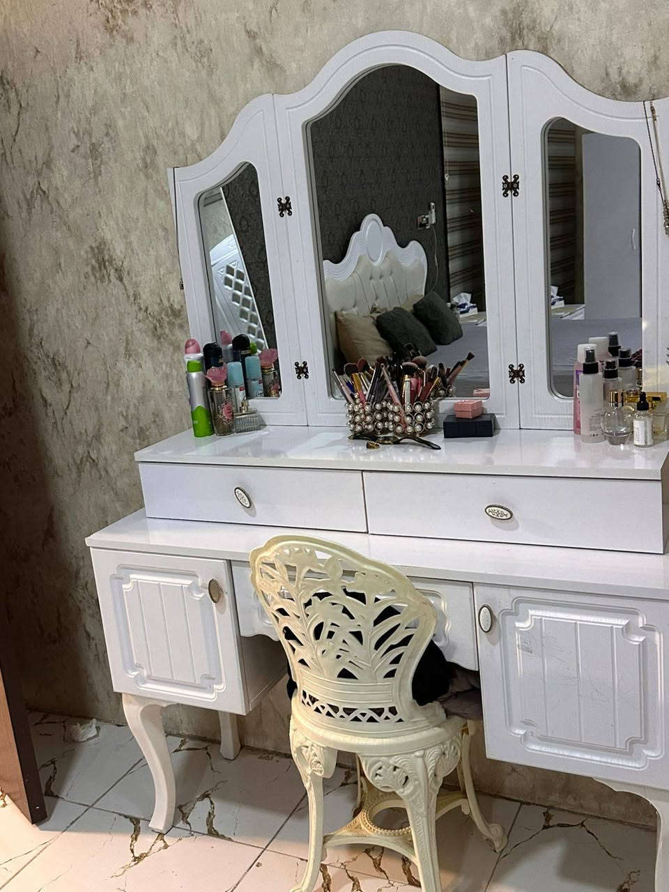 غرفة نوم تركيه للبيع نضيفه جدا للاستفسار الاتصال على الرقم *********** متوفر واتساب
