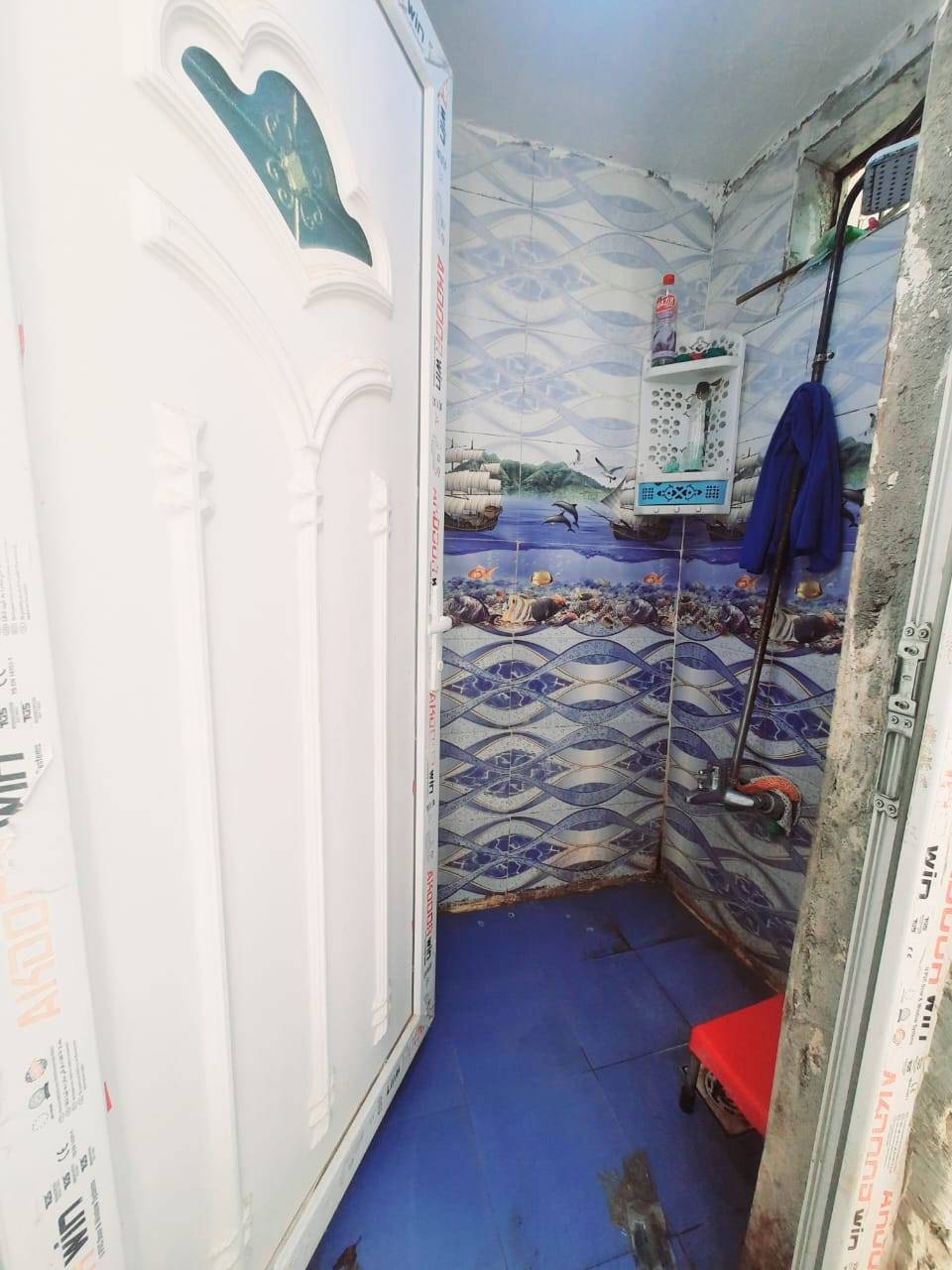 بيت للبيع مساحته 120المكان الشعله الثانيه الفرع المقابل مكوى الشعله البيت خلفي ترميم جديد غرفتين وصاله واستقبال ومطبخ وصحيات رقم صاحب الدار 
‏‪0781 326 3499‬‏
