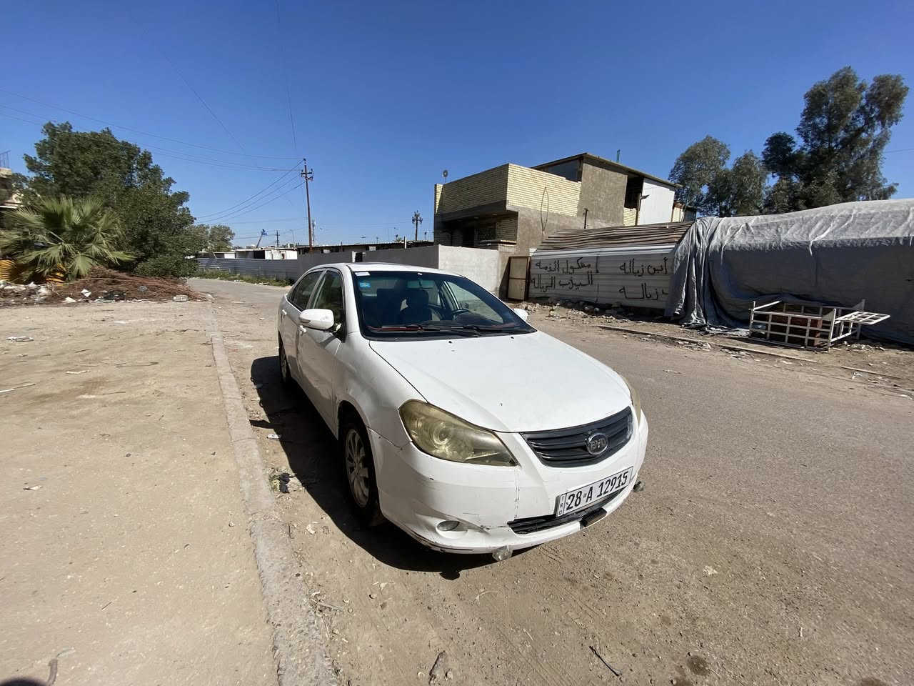 سلام عليكم بي واي دي جي 3 موديل 2013 كير عادي مكينه هوندا بيه خيط تبخير السياره مصبوغه عام رقم نجف بسمي سنويه توني جددته وهزه جديده مصفره من كلشي سياره تخم تاير جديد شاشه سستم صوت جديد دوشمه جديده ترايك وين متريد السياره خير من الله 
العنوان بغداد البلديات 
السعر 41 وبيه مجال 
***********
