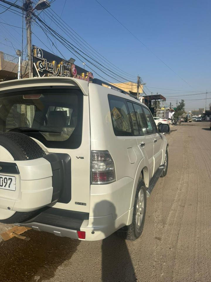 باجيرو موديل 2013خليجي كفالة عامه حتى دعاميات شرط فحص محرك ٦ سلندر ٣٥٠٠ ممفتوح برغي ... ماشيه ١٥٧ الف حقيقي !
مواصفات// فتحة. كشنات جلد و كهرباء. شاشة 
مرايه كهربائي. حساس. فور ويل. تبريد مركزي.
سيارة على وضع الشركه
السعر 155$
مكان بغداد حي الاعلام ***********
