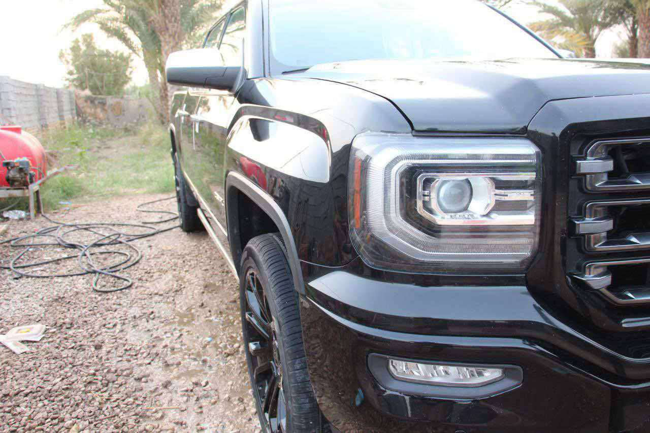 السلام عليكم ***********
السعر ميتين وخمسه ٢٠٥
جمسي سيرا دينالي مديل 18 رقم بغداد الون اسود باب طويل بدي قصير حادث چاملغين
او بنيد صطحي  وبدون شواصي
وبيها تكحيل شخطين سياره جديده بالكرتون 
رقم انكليزي مراوس اب جيب 
اوتاهو
