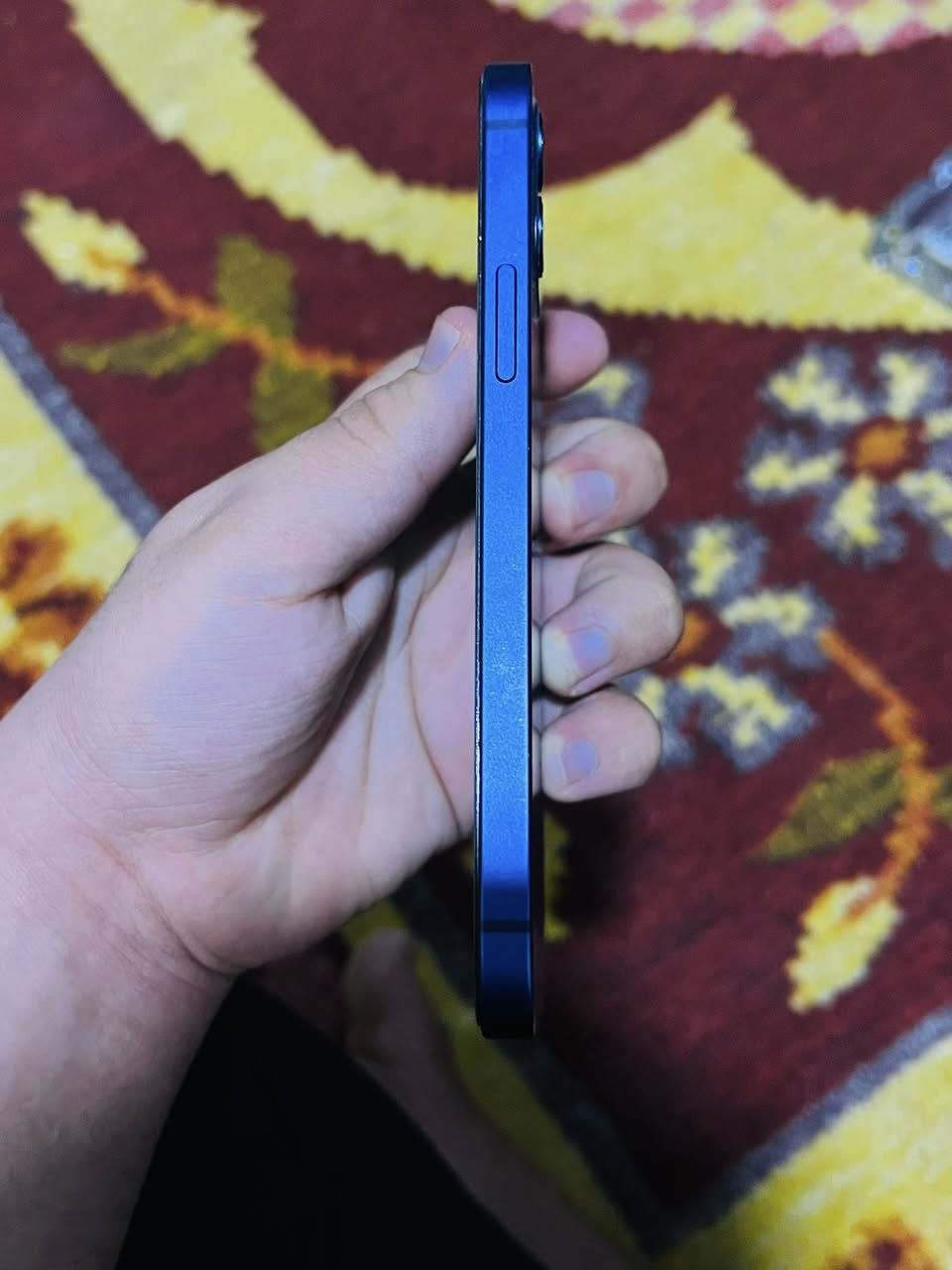 السلام عليكم جهاز ايفون12 عادي جديد ضد المي وكلو شرط ذاكرتو128 بطاريه81 الجهاز لوك مابي طخه بل شاصي والجهاز اخو الجديد شرط كلو نورمال السعر300 ويرهم مراوس  للتواصل***********
