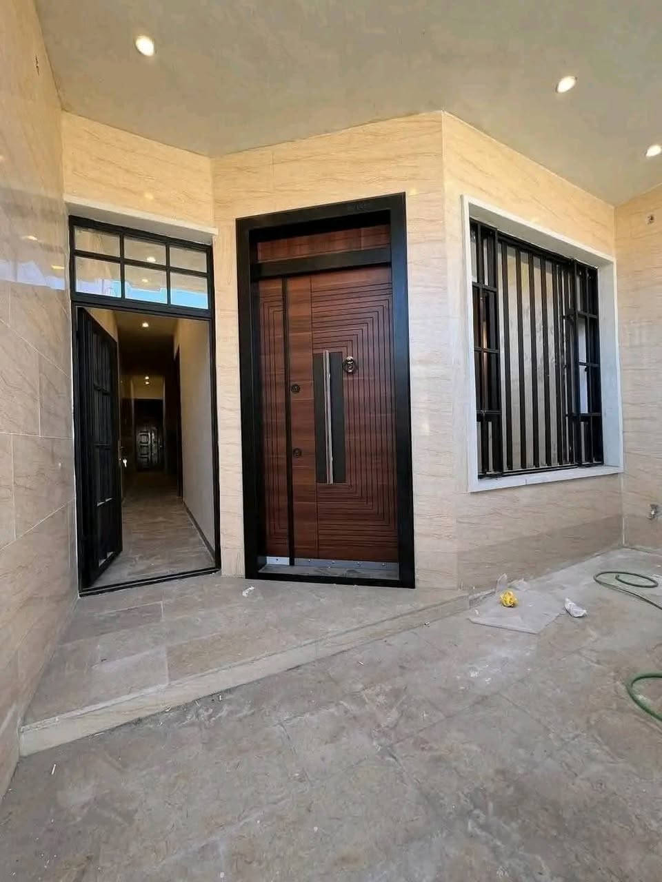 🏠 ابني بيت العمر وأنت مرتاح البال!
هل تبحث عن التميز، والمتانة، والالتزام بالمواعيد؟ نحن هنا لنحول مخططاتك إلى واقع ملموس بأعلى المواصفات الهندسية وبأيدي أمهر الحرفيين في العراق.
🛠️ خدماتنا تشمل:
بناء وتشييد الدور السكنية والمجمعات (من وضع الحجر الأساس وحتى تسليم المفتاح).
ترميم وتأهيل المنازل القديمة وبأحدث التصاميم.
إشراف هندسي مباشر ودقيق على كل مراحل العمل (حفر، صب، بناء، لبخ، وإنهاءات).
حساب كميات دقيق يضمن لك عدم الهدر بالمواد.
✨ لماذا تختارنا؟ لأننا نبني على الثقة، ونلتزم بالوقت، ونقدم لك أفضل الأسعار مع ضمان جودة المواد المستخدمة.
🛠️ شعارنا: دقة في التنفيذ.. وأمانة في العمل.
📞 للاستفسار وتفاصيل الأسعار، تواصل معنا عبر الرسائل واتساب أو الاتصال على الرقم: [‏‪***********‬‏]

(بناء هيكل)👇
• 100 م² طابق واحد: 11 مليون  
• 100 م² طابقين: 18 مليون  
• 150 م² طابق واحد: 15 مليون  
• 150 م² طابقين: 28 مليون  
• 200 م² طابق واحد: 23 مليون  
• 200 م² طابقين: 40 مليون  
• 250 م² طابق واحد: 33 مليون  
• 250 م² طابقين: 47 مليون  
• 300 م² طابق واحد: 43 مليون  
• 300 م² طابقين: 58 مليون  

خدماتنا:
• تنفيذ كامل من الصفر إلى التسليم  
• صب الأسس والسقوف حسب المواصفات    
• تمديدات كهرباء وصحية  
• تسليم كامل حسب الطلب  

مميزات العمل:
• دقة عالية بالتنفيذ  
• مواد مضمونة  
• التزام بالمواعيد  
• متابعة مستمرة مع الزبون  

 #مقاول
 #مقاولات_بناء
