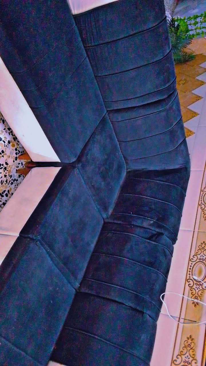 تخم ديوان للبيع مابيه ولا ضرر سفنجه الاصلي مكاني حي الجهاد استفسار واتس ***********
