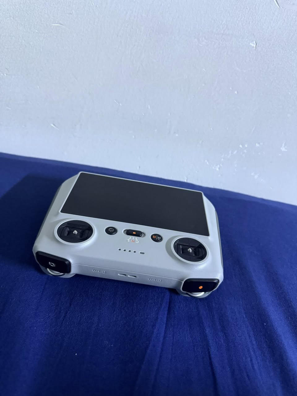 كنترول RC   حط سعرك وبلعافيه يتوافق ويه هاي درونات
1️⃣ DJI Mini 3 Pro
2️⃣ DJI Mini 3
3️⃣ DJI Air 2S
4️⃣ DJI Mavic 3
5️⃣ DJI Mavic 3 Classic
6️⃣ DJI Mavic 3 Pro


**إذا كنت صاحب هذا الإعلان وتريد حذفه لأي سبب، رجاءا أرسل رسالة إلى الدعم الفني**