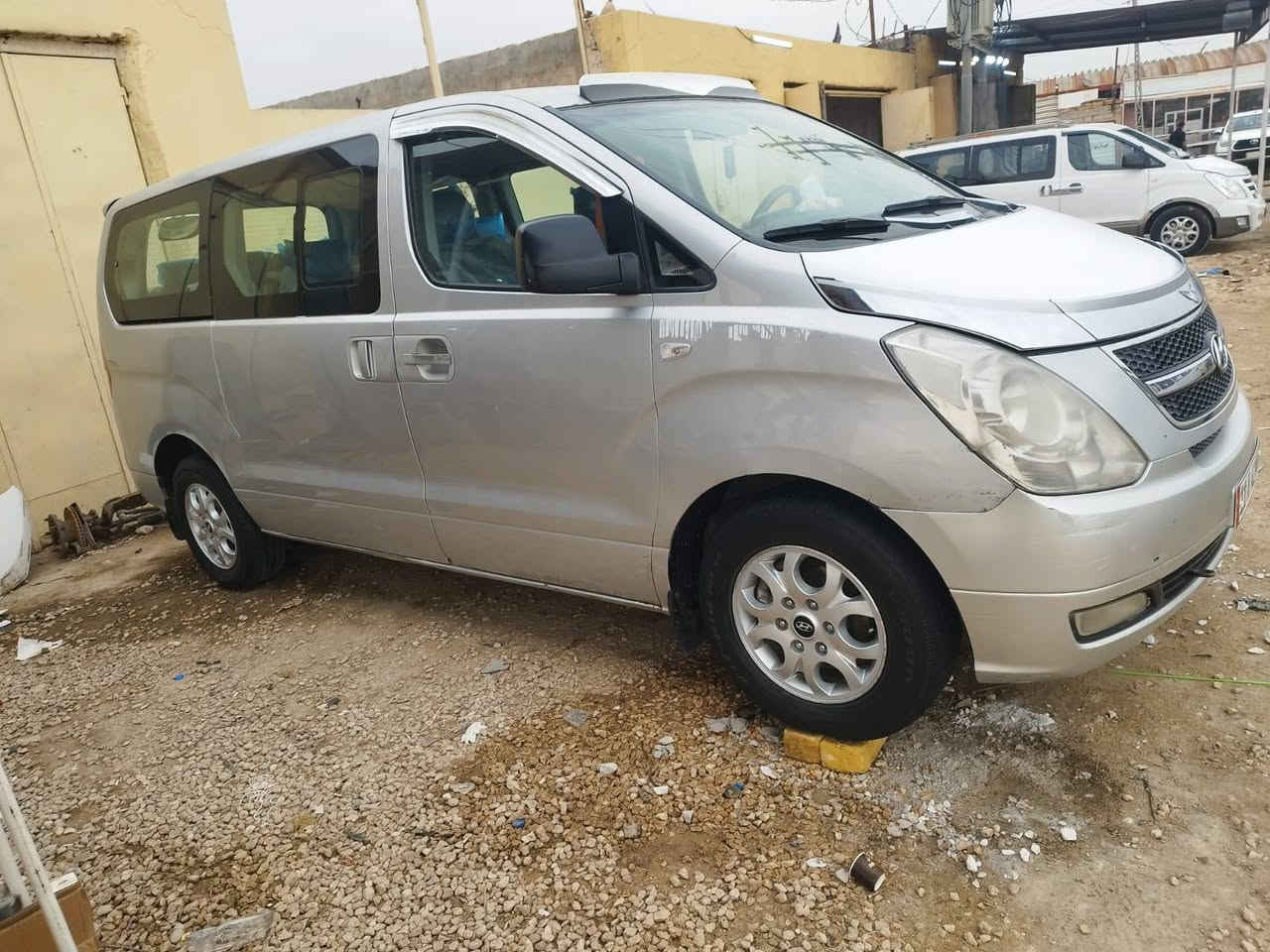 ستاركس 2009 مكفوله كفاله عامه عدا شامله خلفي مصبوغ وشويه بباب سلايت فول مواصفاتك اوتوماتيك 
***********
