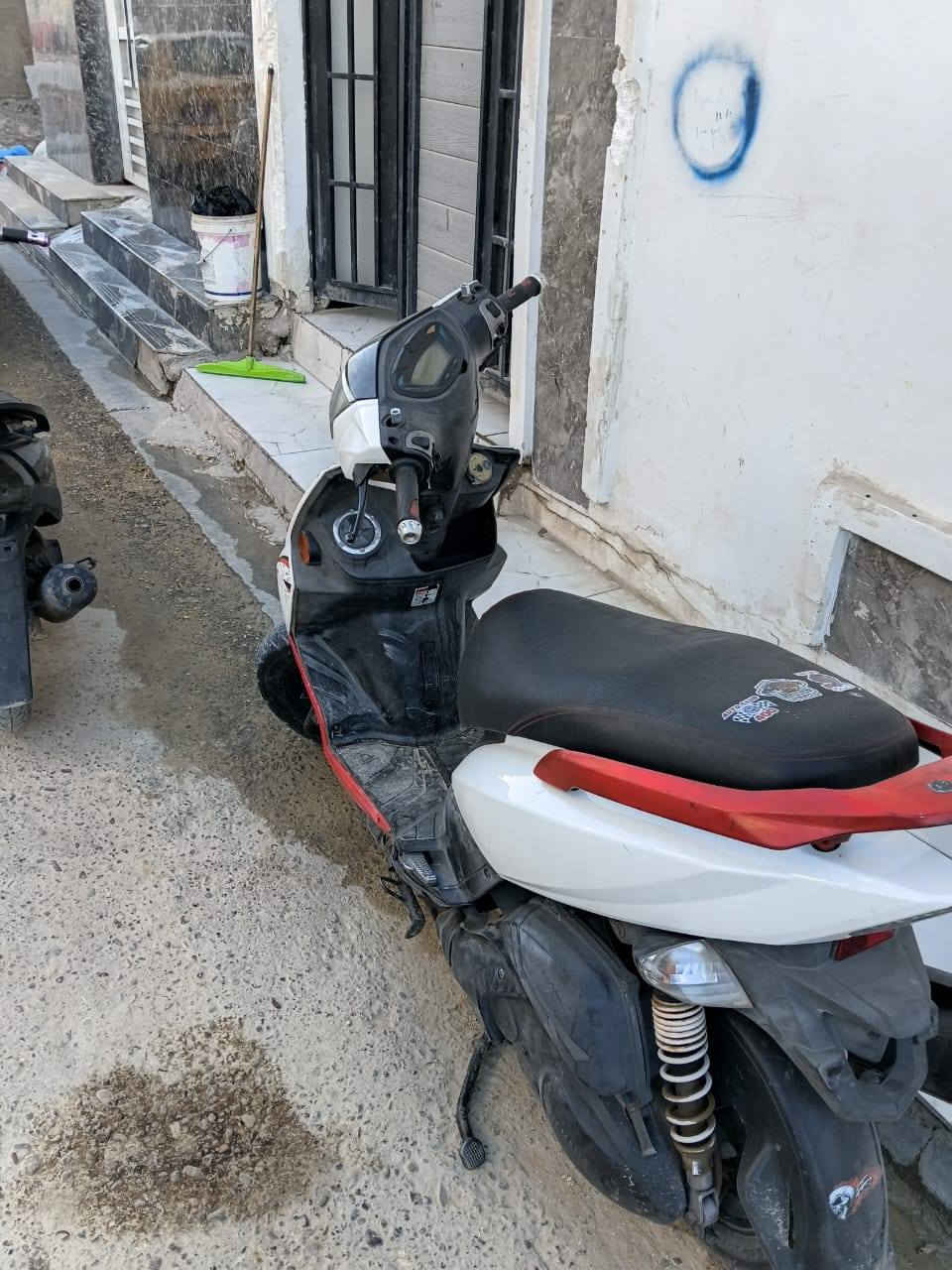 سلام عليكم جيتي ار للبيع صار 20يوم نزلتهه من رمبه محتاج واريد ابيعهه دراجه كفاله عامه سعر مليون 100وبيهه مجال ***********
