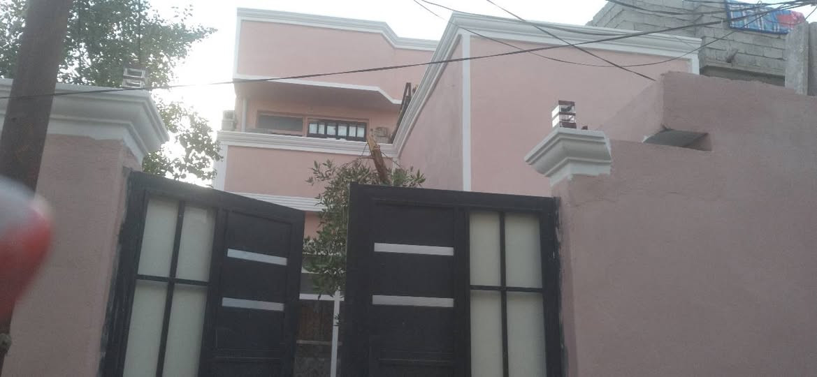 بيت. عدد ٢للايجار بعقوبة تفاصيل داخل صور لأول مفرك منطقه حجي ناصر قرب مدرسة لاؤزعي والثاني باب درب قرب جامع لا اله الا ألله *********** وتس اب اتصال
