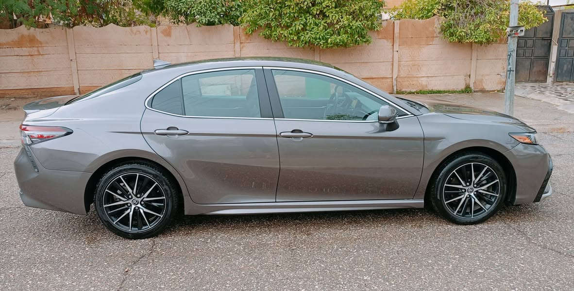 كامري 2023
se
جاملغ خلفي +باب خلفي صبغ رصعه صغيرة باب السائق 
ماشيه73مكان السيارة كركوك 
السعر 198
***********
