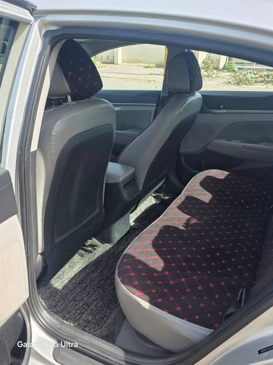 السلام عليكم النترا ٢٠١٨ وارد ماشيه 100 بيها ٣ طع كلير وبنيد تبديل وصبغ السعر ١٠٧ للاتصال ***********
