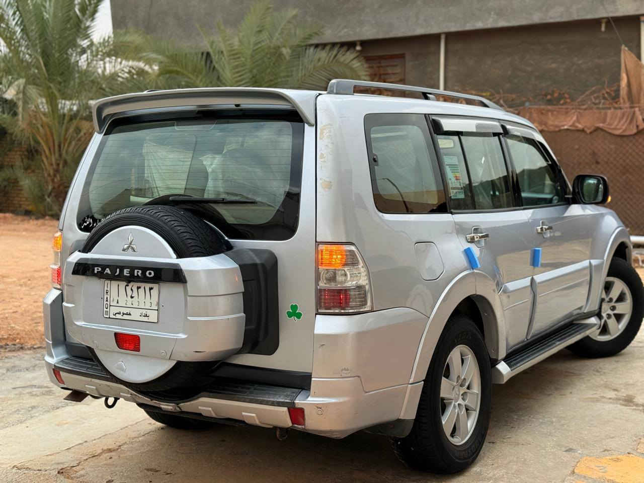 السلام عليكم للبيع باجيرو 2008 خليجي فول 1/1 عده الدمام مكينه وكير 6 سلندر بلادي جدد حداديه جديده تبريد ٣ قطع غرفه جديده ٧ راكب منظومه زنون جديده رقم بغداد مشروع وطني السياره مكفوله من الضربه والتبديل بيها مكانات كلير اثر جراد فقط السياره بلاديه ونضيفه جدا السعر 89 بيها مجال بيع مستعجل عنوان بابل ***********
