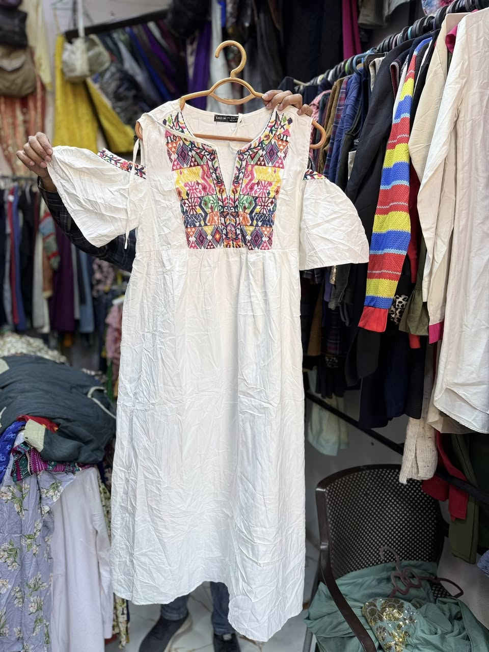 السلام عليكم
فتح اليوم 
١_دشداشه كشمير ودراعه نسائي 
٢_رمضانيات 
٣_شلحه نسائي 
٤_تشيرت نسائي قياس خاص 
٥_بجامه نسائي 
٦_ملابس اطفال تشيرتات و بجامه نفنوف بناتي 
٧_تشيرت رجالي 
٨_كيلوت نسائي 
المحل مقابيل مستشفى العزيزيه العام


**إذا كنت صاحب هذا الإعلان وتريد حذفه لأي سبب، رجاءا أرسل رسالة إلى الدعم الفني**