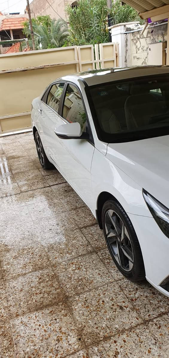 السلام عليكم 
النترا 2022 خليجي للبيع رقم بغداد مشروع وطني باسمي فول مكفولة من الضربة و الحادث
محرك 2000
فتحة سقف سلايد 
كشن كهرباء 
شاشة كار بلي و اندرويد اوتو اصلية 
بصمة 
حساسات و كامرة اصليه دوارة 
فول تحكمات 
السيارة لوك جديدة بعدها ماشيه بس 23 الف كيلو استخدام شخصي من هي و زيرو يمي
بيها كم رصعه مال حالوب بالقمارة البنيد و الجنطه كلشي مابيهم
السعر 175 ورقه و بيها مجال بسيط 
 مكانها بغداد حي الجامعة 
***********
