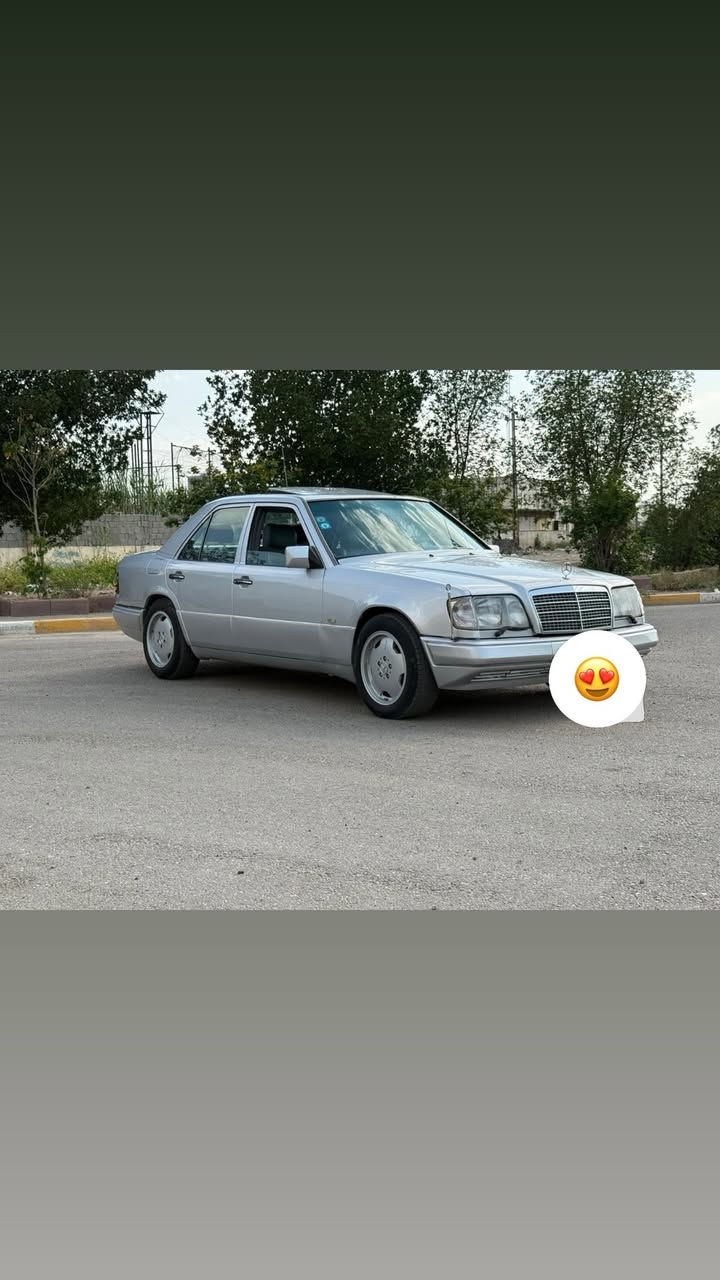 مارسدس دب موديل ١٩٩٣
مكينه خراطيم بلاديه 
مصبوغه عام 
بدون حادث 
جاهزه سياره 
السعر ٧٨
بغداد الكرخ 
***********
