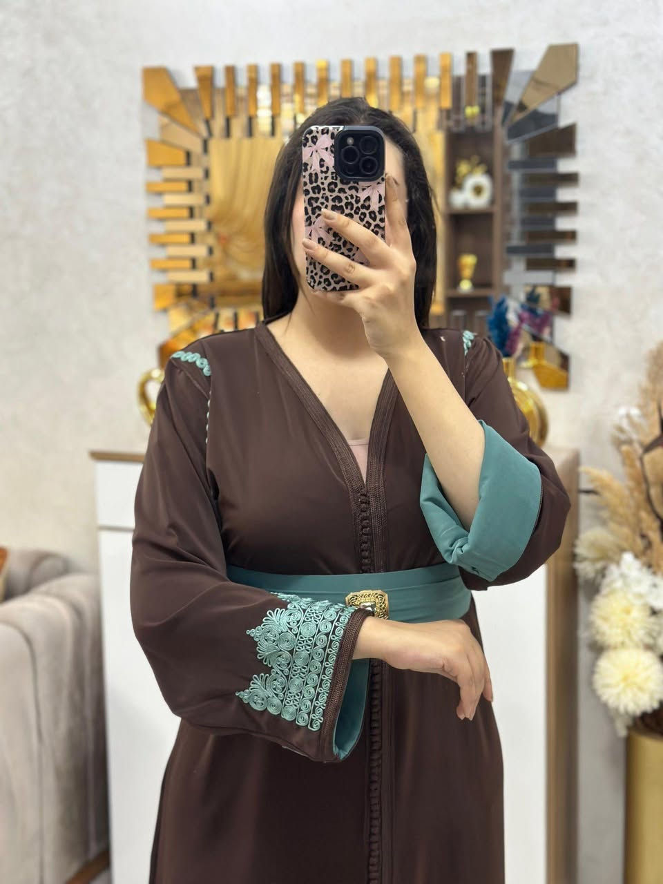 قفطان مخدوم بالطرز او العقاد تال لتحت
L xl xxl
توب كريب روزة
Twsil fabor الدار البيضاء, المغرب


**إذا كنت صاحب هذا الإعلان وتريد حذفه لأي سبب، رجاءا أرسل رسالة إلى الدعم الفني**